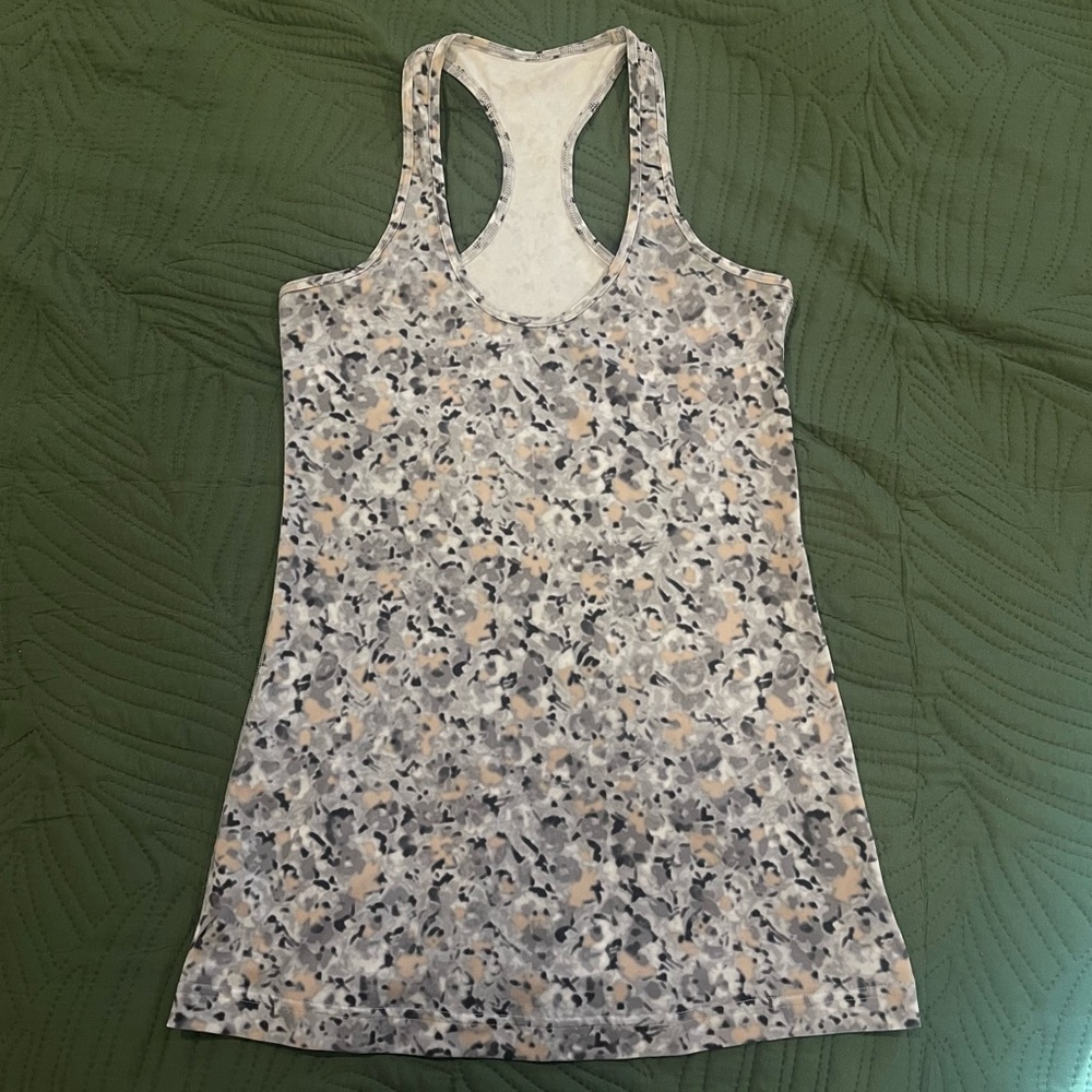 Lululemon Cool Racerback Tank Not So Petite Fleur Silver Spoon - Size 6